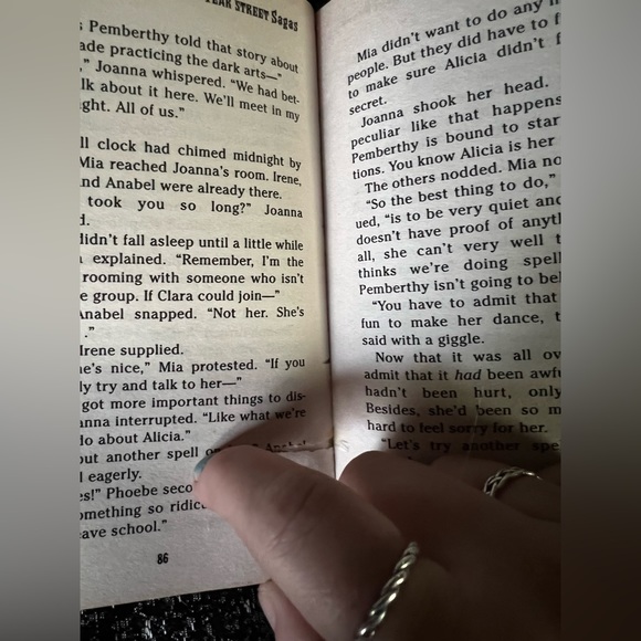 R.L. Stine Fear Street Sagas RARE - Picture 3 of 3